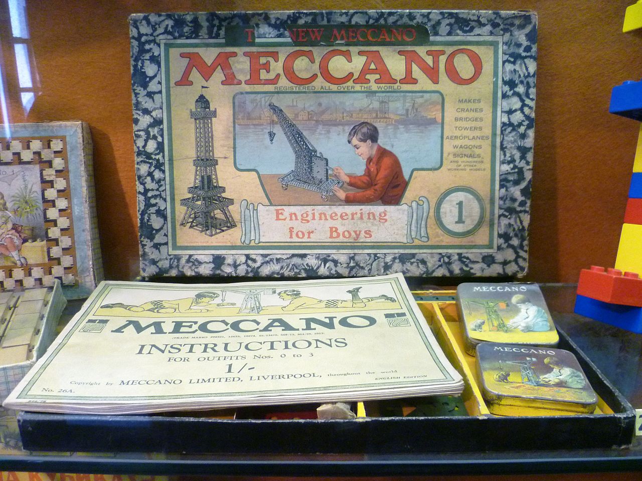 1280px-Meccano_Set-_Edinburgh_Museum_of_Childhood