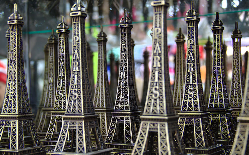 800px-Eiffel_tower_models