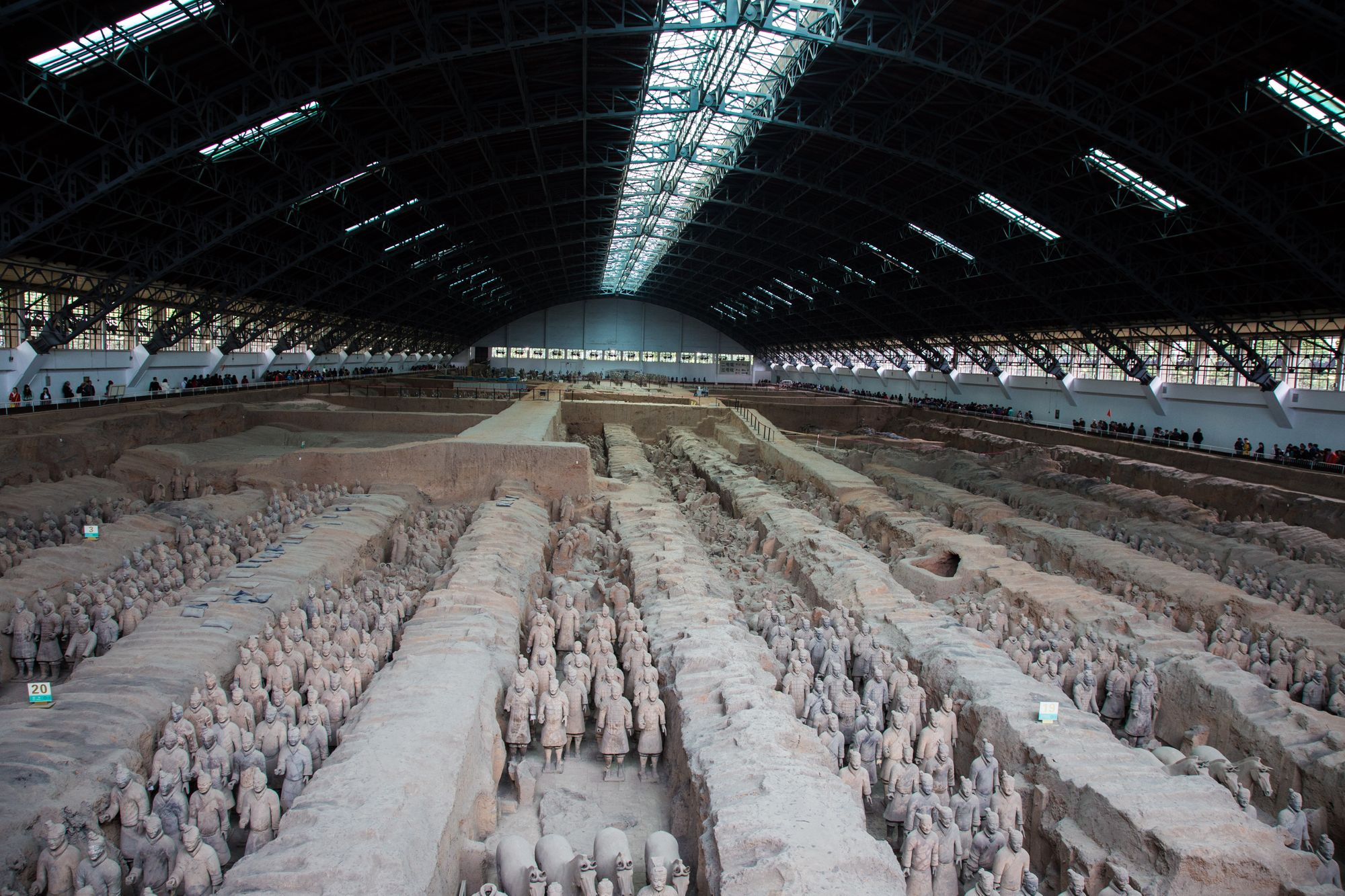 Terracotta_Army-_View_of_Pit_1